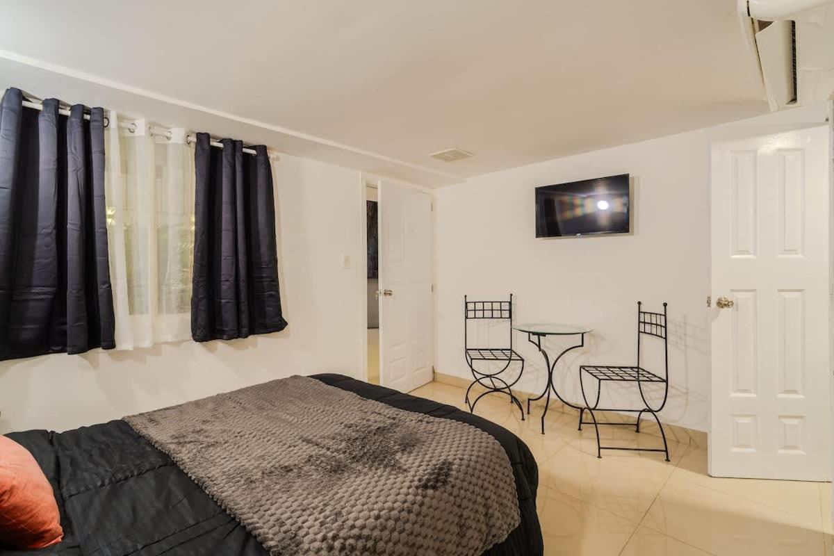 Walled 9br Luxury - Jacuzzi & Pool Table * Cartagena