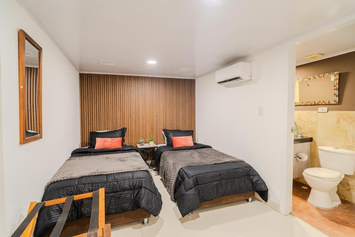 Walled 9br Luxury - Jacuzzi & Pool Table * Cartagena
