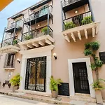Walled City 9Br Luxury Villa - Jacuzzi & Pool Table