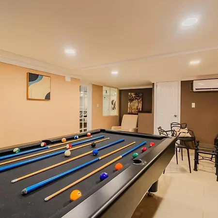 Сasa de vacaciones Walled 9br Luxury - Jacuzzi & Pool Table Cartagena