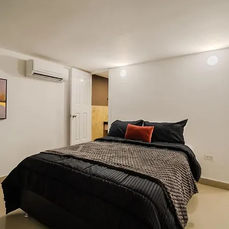 Сasa de vacaciones Walled 9br Luxury - Jacuzzi & Pool Table Cartagena