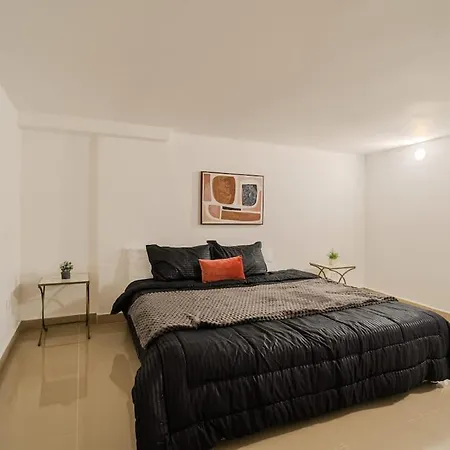 Walled 9br Luxury - Jacuzzi & Pool Table Сasa de vacaciones