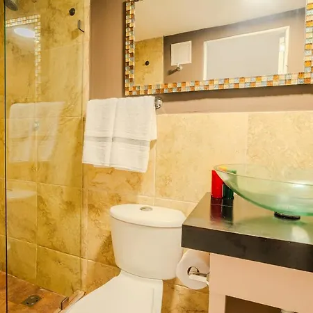 Walled 9br Luxury - Jacuzzi & Pool Table
