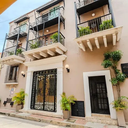 Walled 9br Luxury - Jacuzzi & Pool Table Сasa de vacaciones *